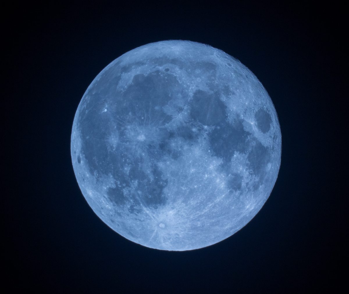 Watch the Blue Micromoon rise online tonight. Astronomers announce free livestream of the full Moon rising – BBC Sky at Night Magazine