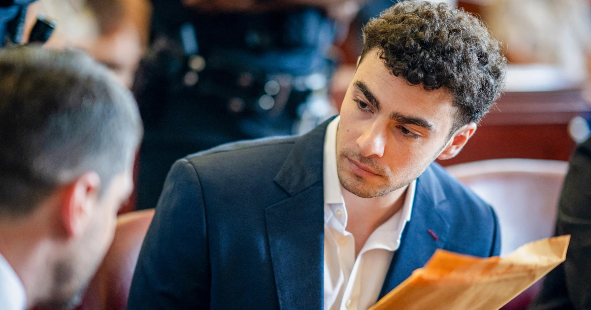Luigi Mangione was stuck in an elevator ahead of a hearing at a federal courthouse in New York City – NBC News