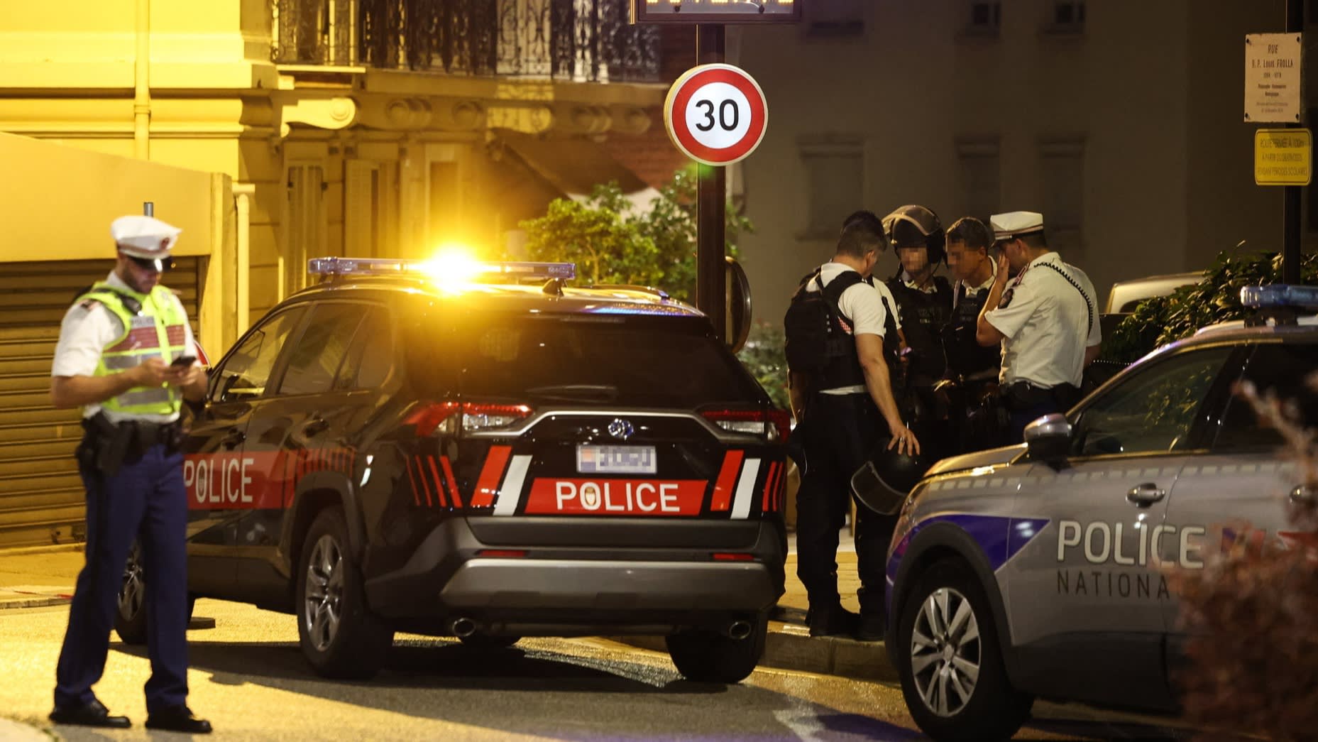 Suspect flees after bomb attack in Monaco injures three people – Financial Times