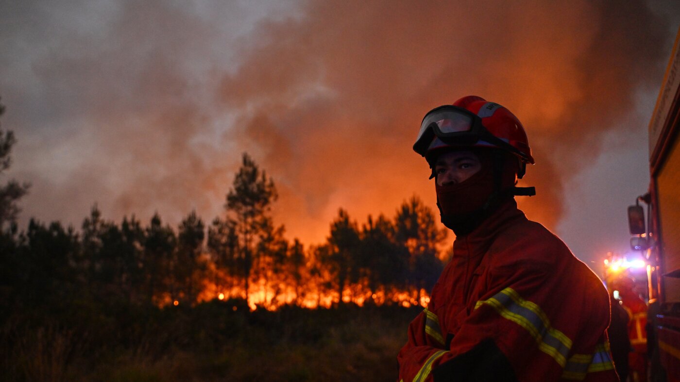 France evacuates thousands as fires displace a third of a million in southwest Europe – NPR