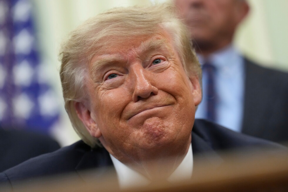 With elections nearing, battleground Republicans still waiting for Trump to open his campaign wallet – AP News