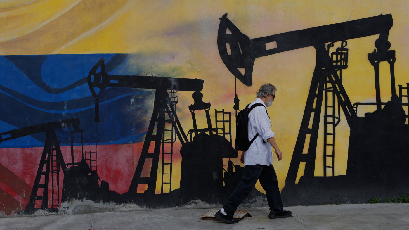The U.S. Venezuela oil deal won’t lower your gas prices. Here’s what you need to know – NPR