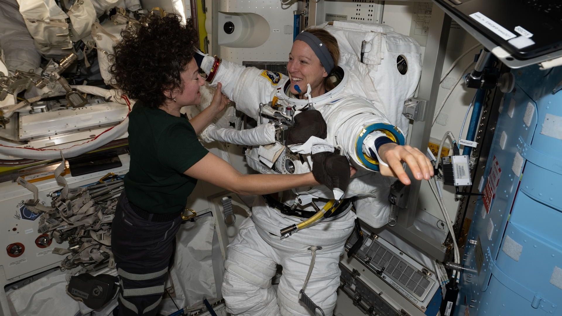 Watch 2 astronauts take 6th-ever all-female spacewalk today – Space
