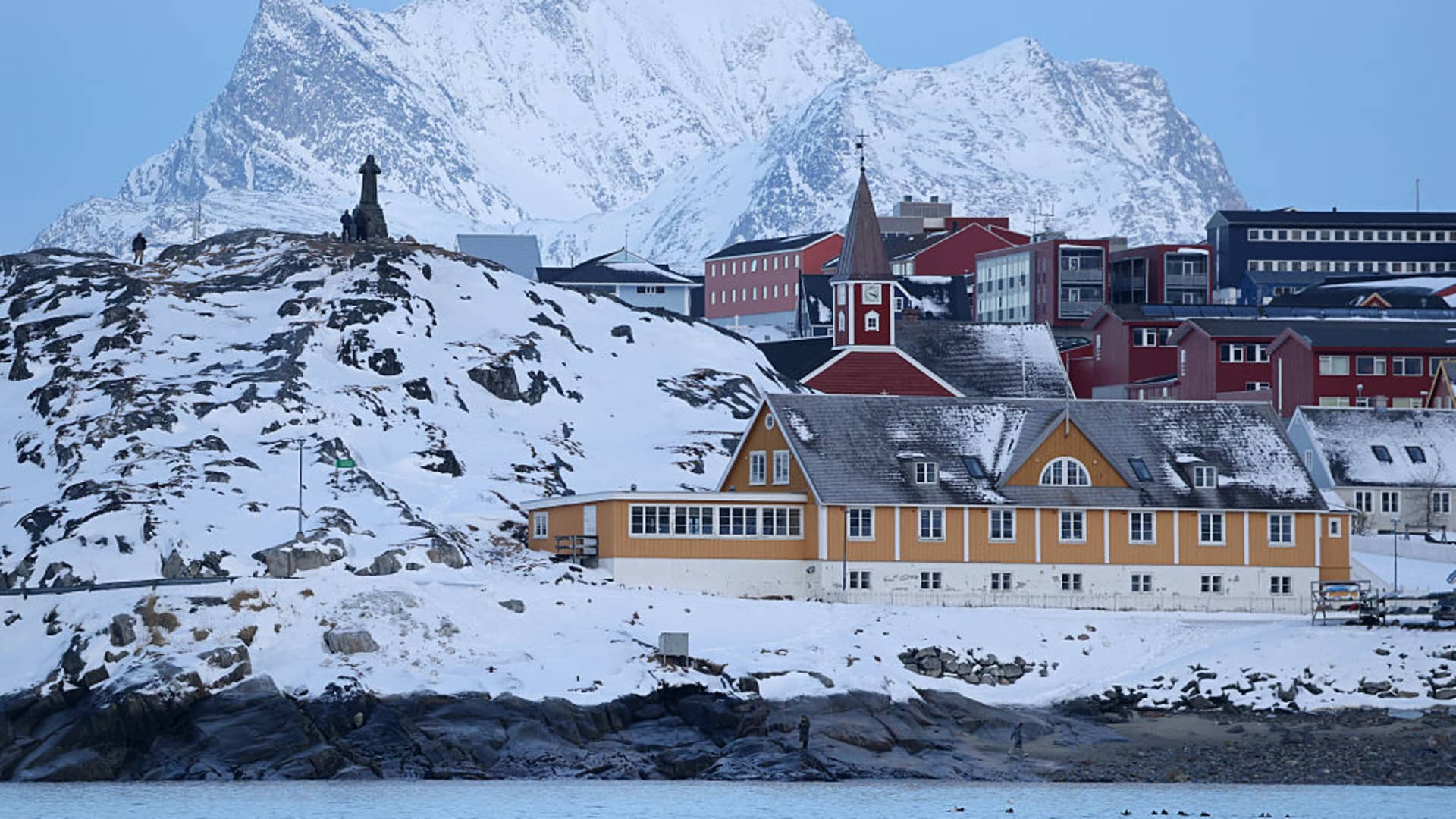 U.S. strikes Greenland deal for ‘permanent control over security,’ will send forces to Danish dog-sled outpost and reopen Cold War base: report – CNBC