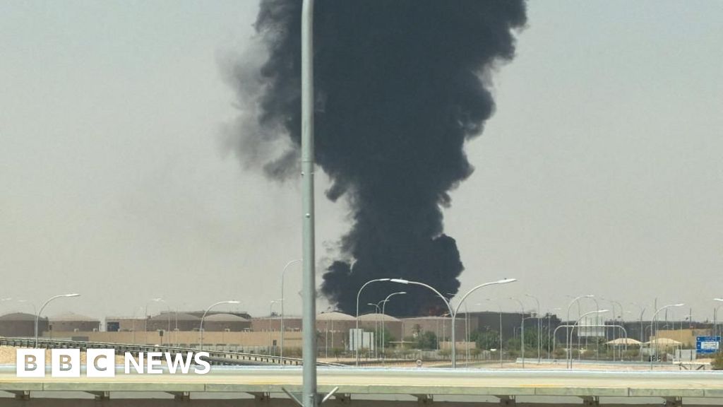 Smoke seen near Riyadh airport after air raid alerts in Saudi capital – BBC