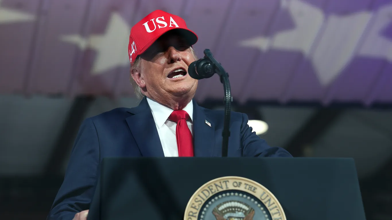 Trump bans CNN, MS NOW and Politico from White House – Axios