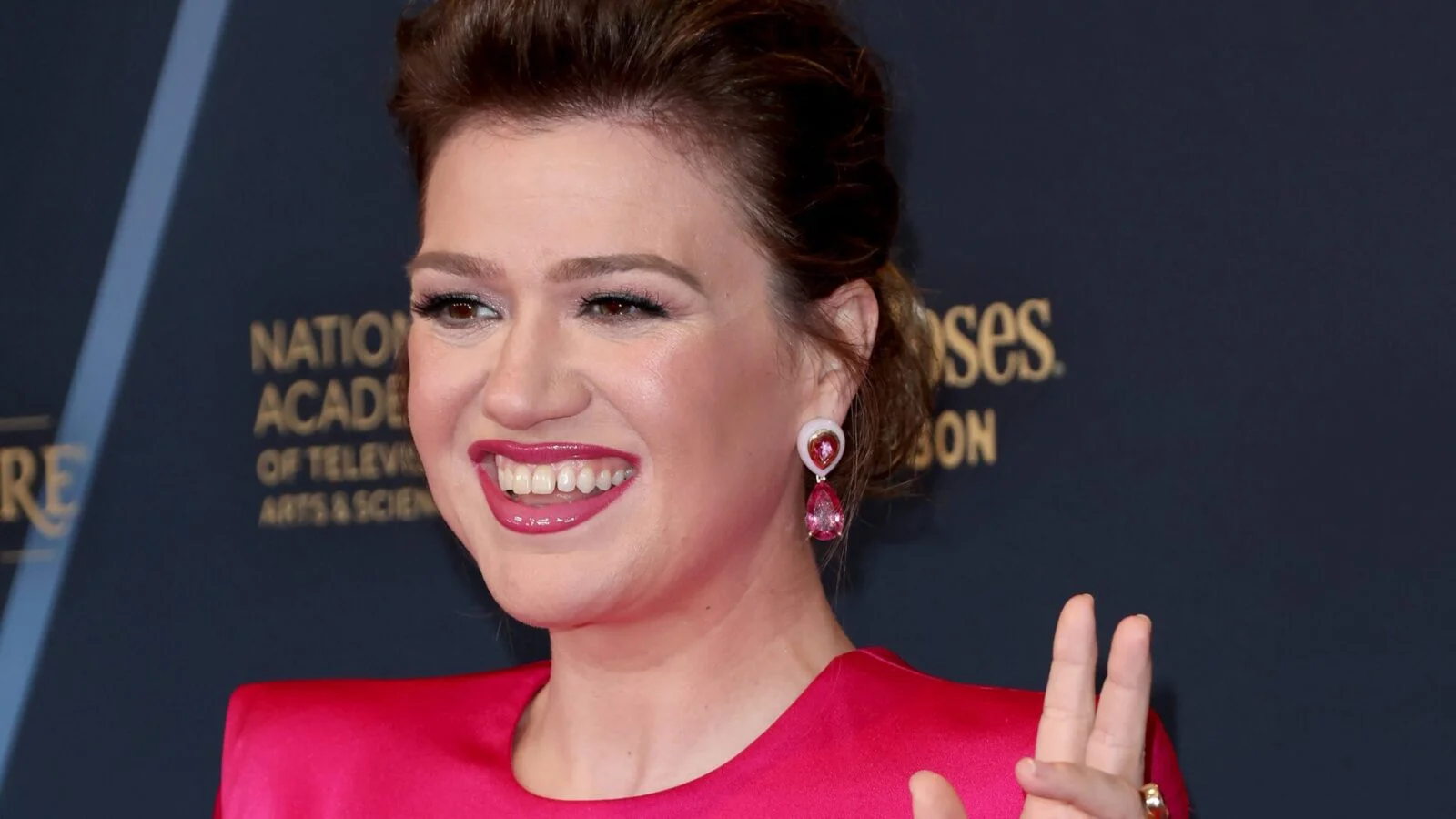 Kelly Clarkson’s Viral Store Feud Sparks Warning Over Celebrity ‘Power Imbalance’