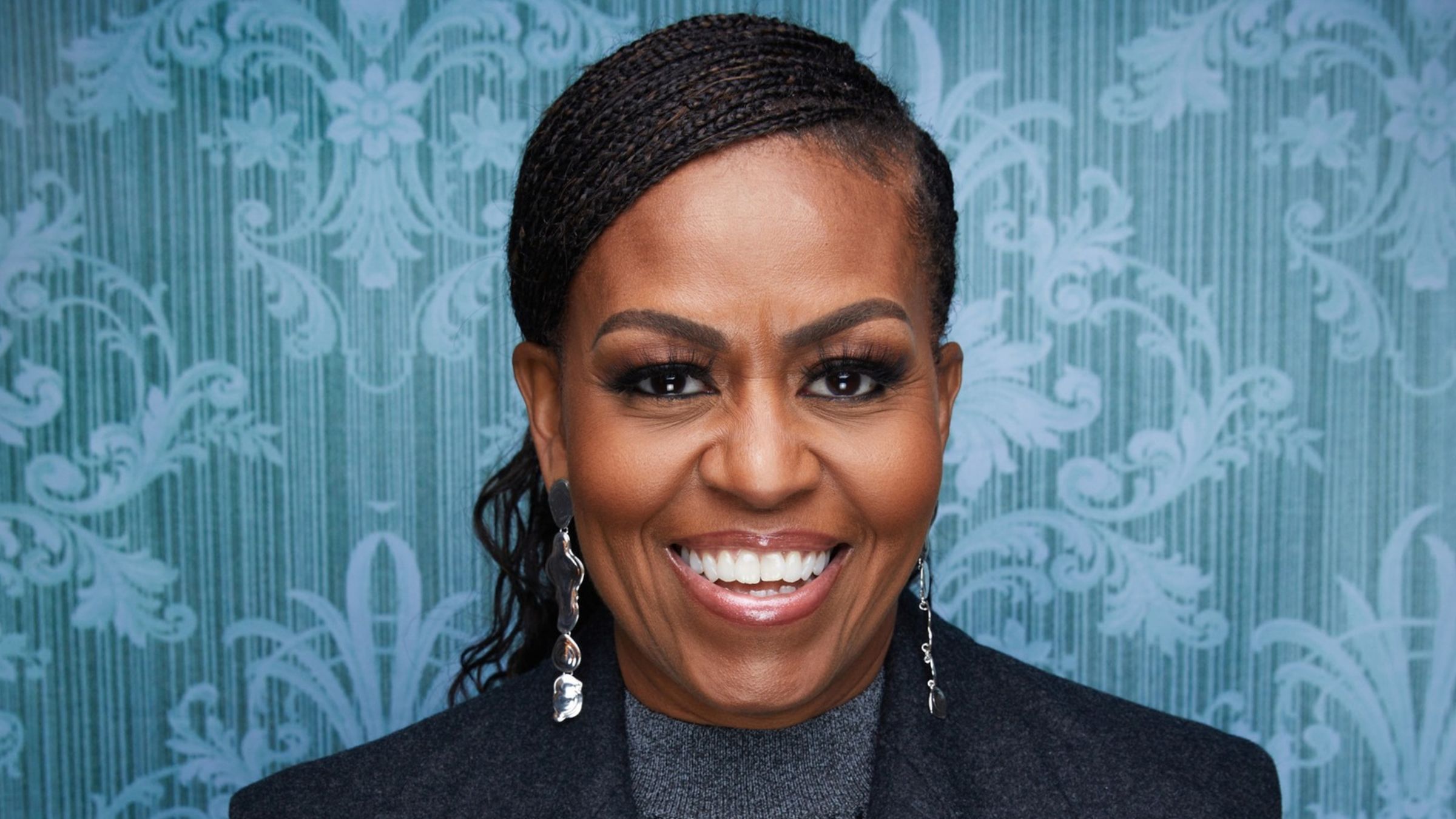 Michelle and Barack Obama’s Minimalist Twig Christmas Tree Sets a Benchmark for Modern Living Rooms – It Outshines Traditional Decor